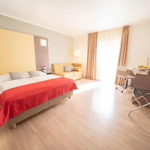 Orangerie 4* فيينا